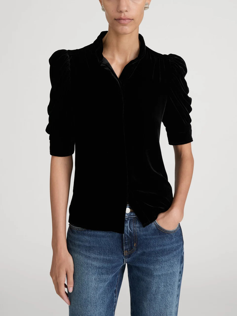 Frame the velvet gillian top - black