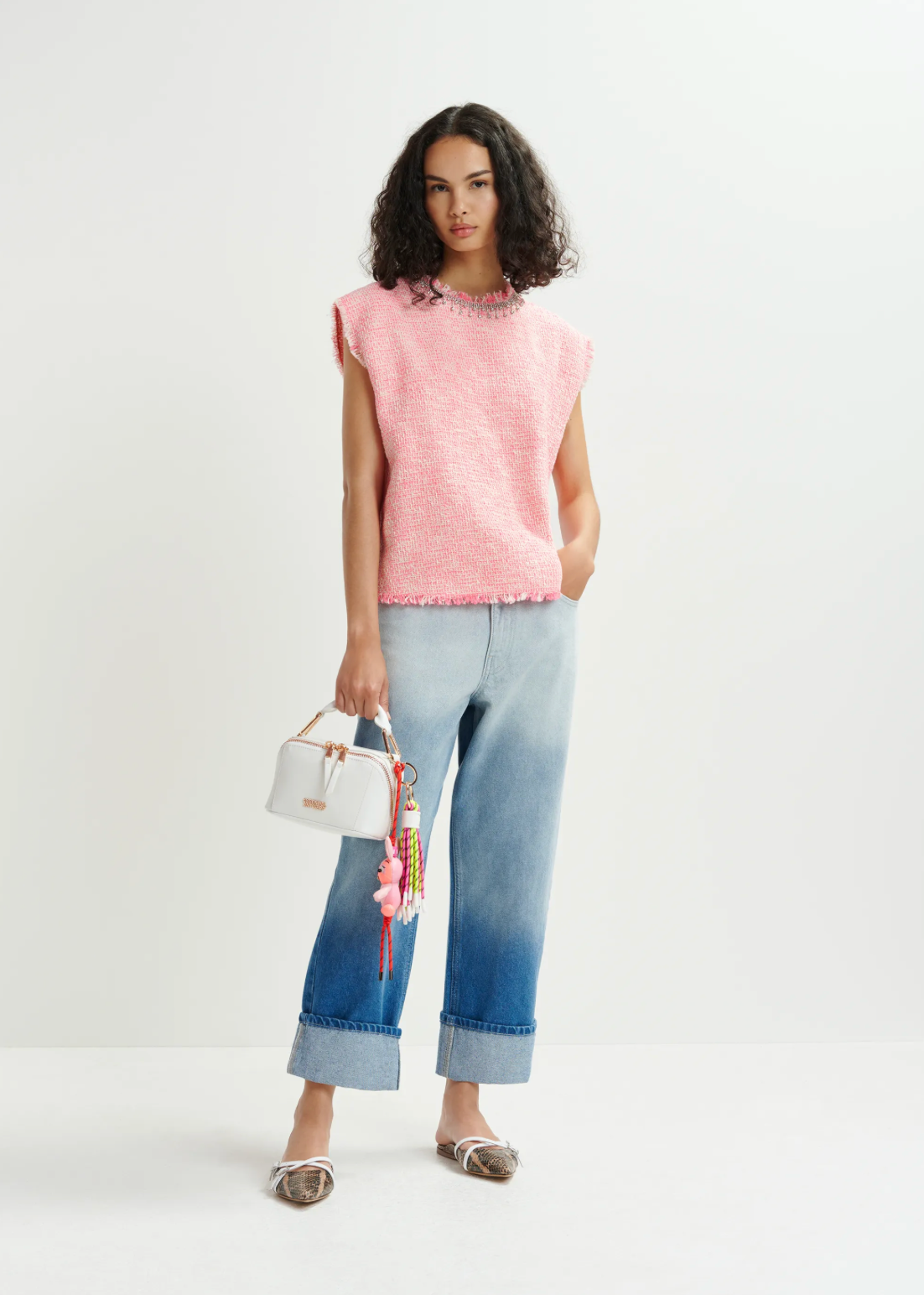 Habille boyfriend jeans with folded cuffs and tie-dye
