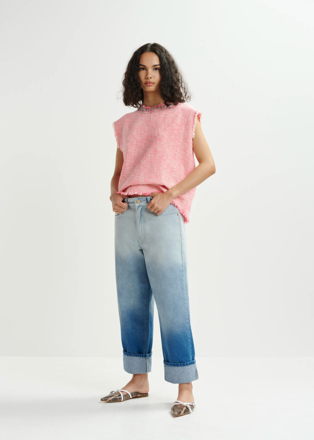 Habille boyfriend jeans with folded cuffs and tie-dye