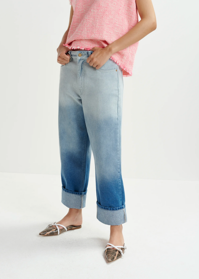 Habille boyfriend jeans with folded cuffs and tie-dye