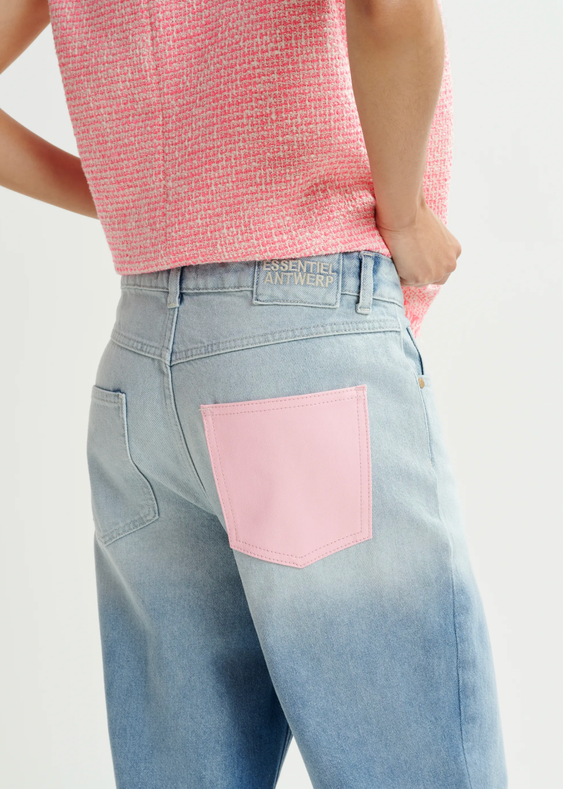 Habille boyfriend jeans with folded cuffs and tie-dye