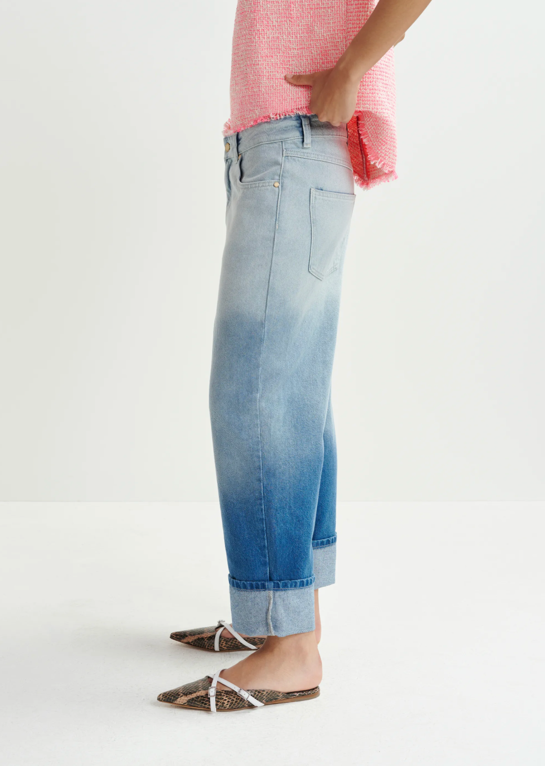 Habille boyfriend jeans with folded cuffs and tie-dye