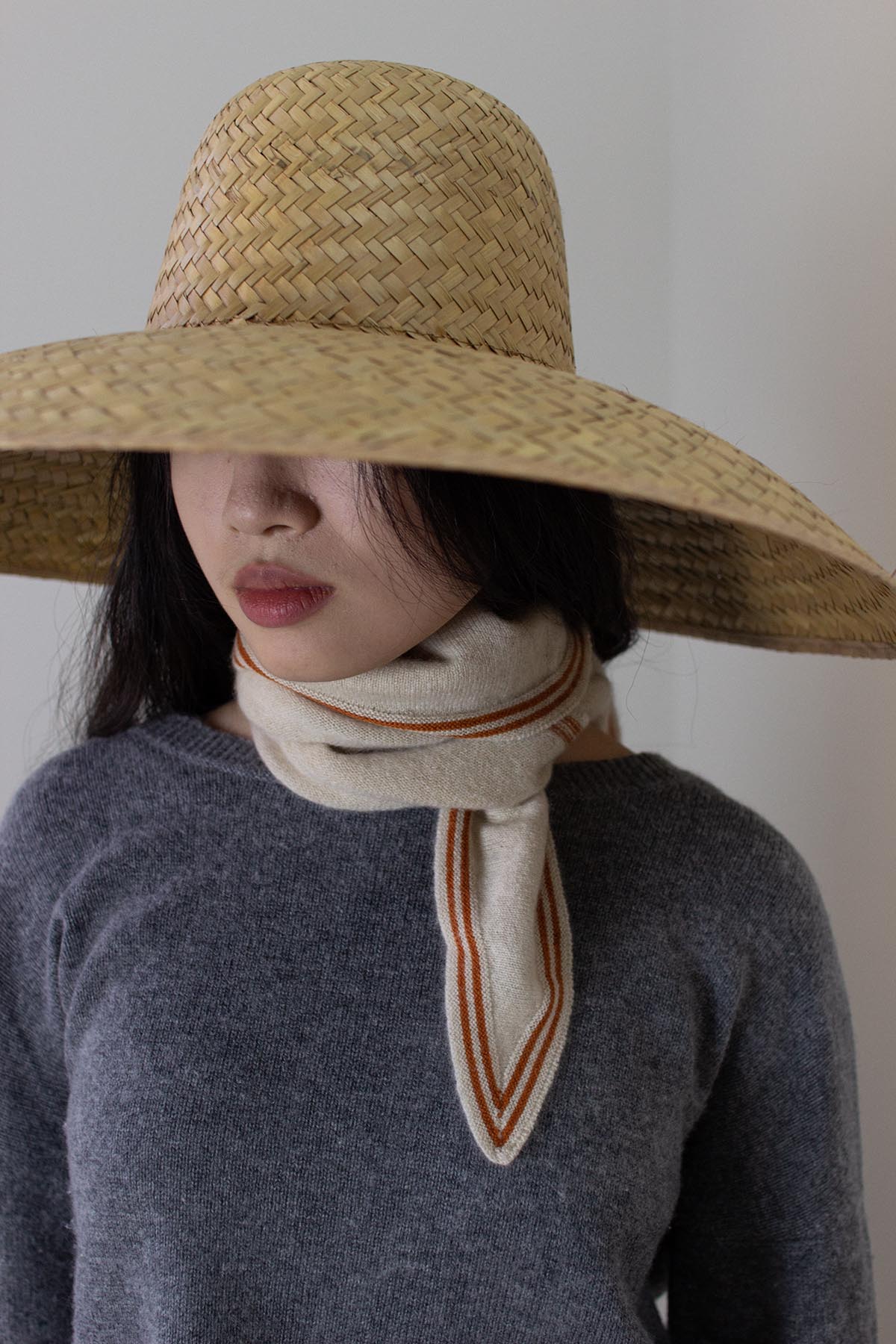 Oats & rice bronte spindle-shaped knitted cashmere scarf