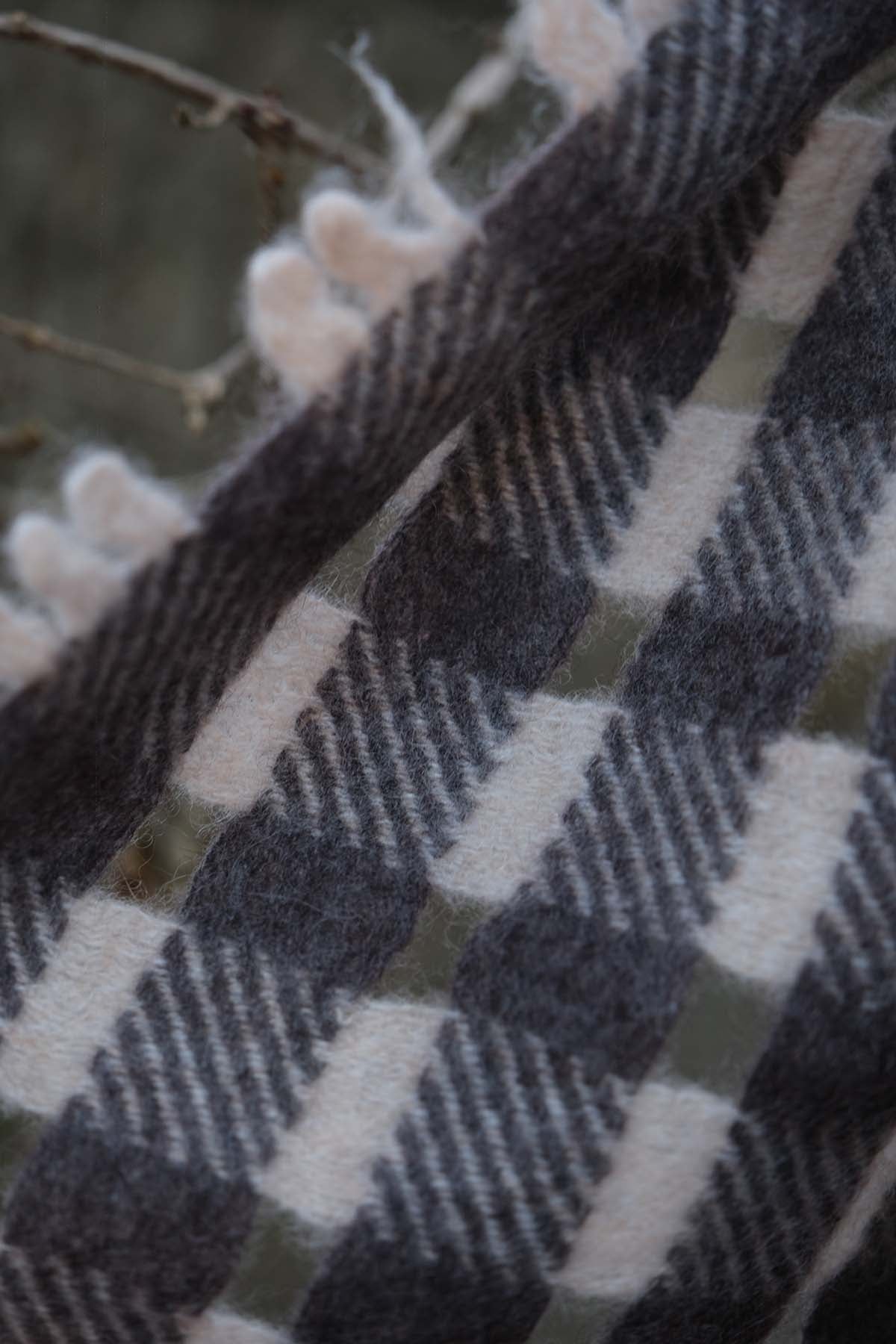 Oats & rice crafted selvedge cashmere scarf - cedar brown