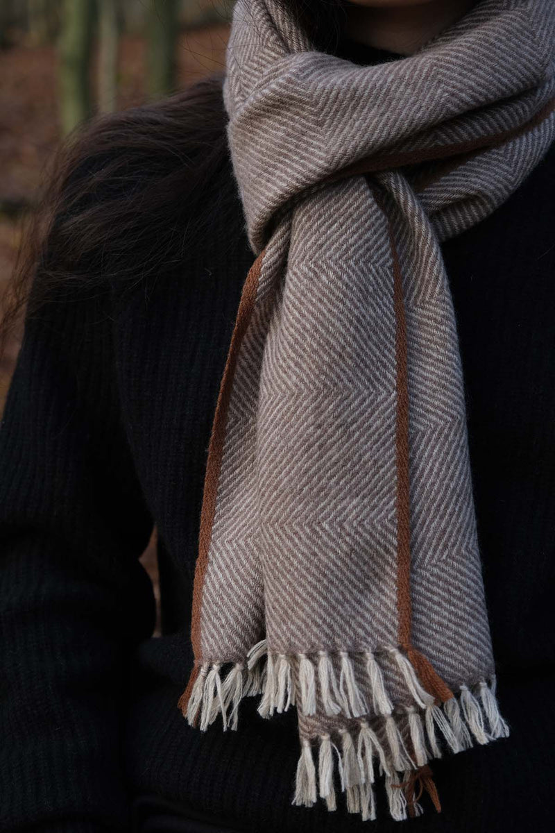 Oats & rice wanderer cashmere scarf - cedar brown Scarves