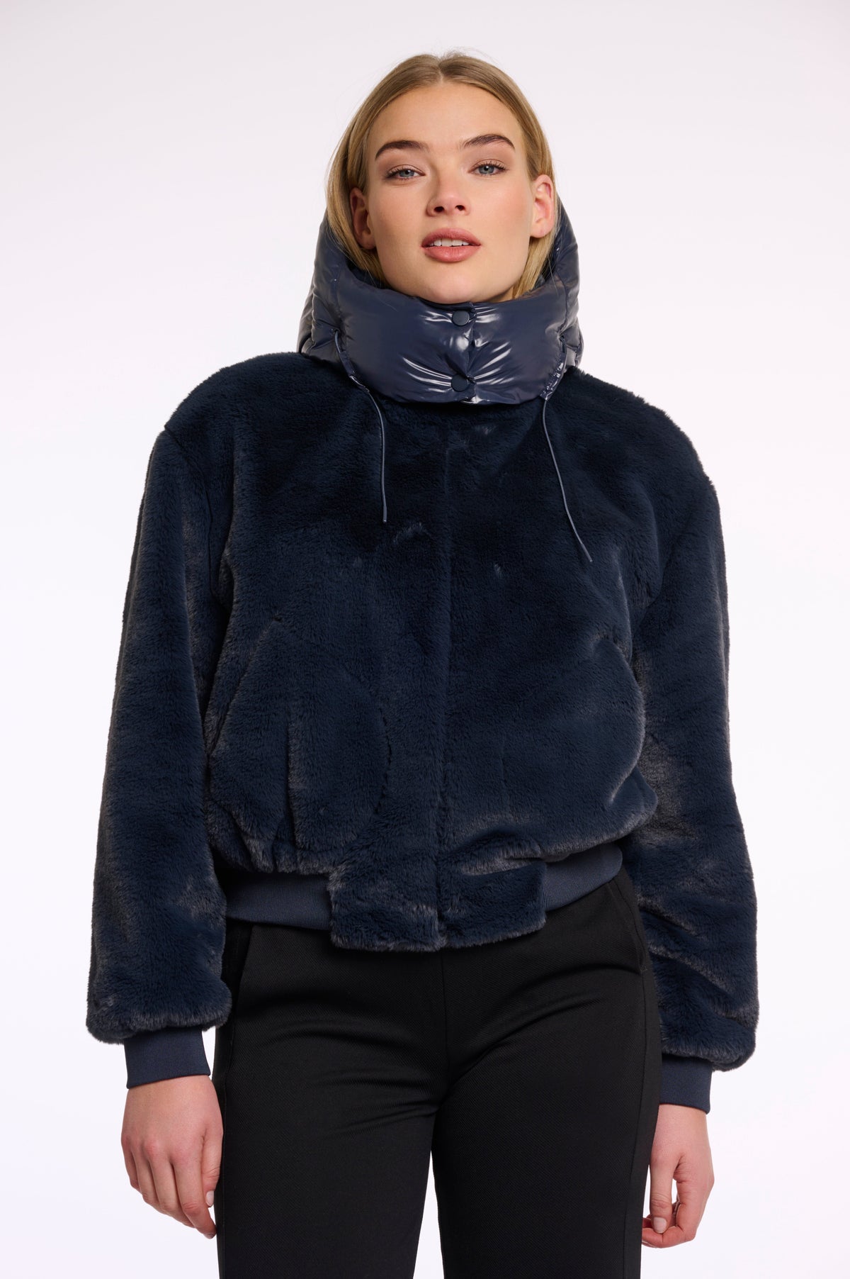 Rino & pelle pia short faux fur jacket with hood- night
