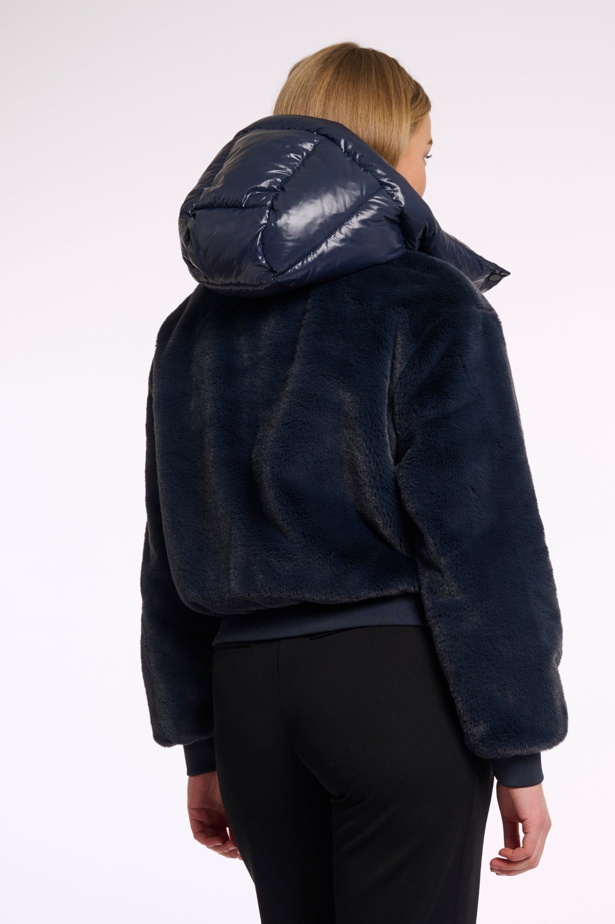 Rino & pelle pia short faux fur jacket with hood- night