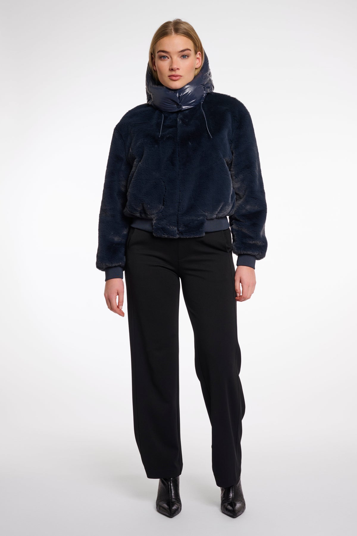 Rino & pelle pia short faux fur jacket with hood- night